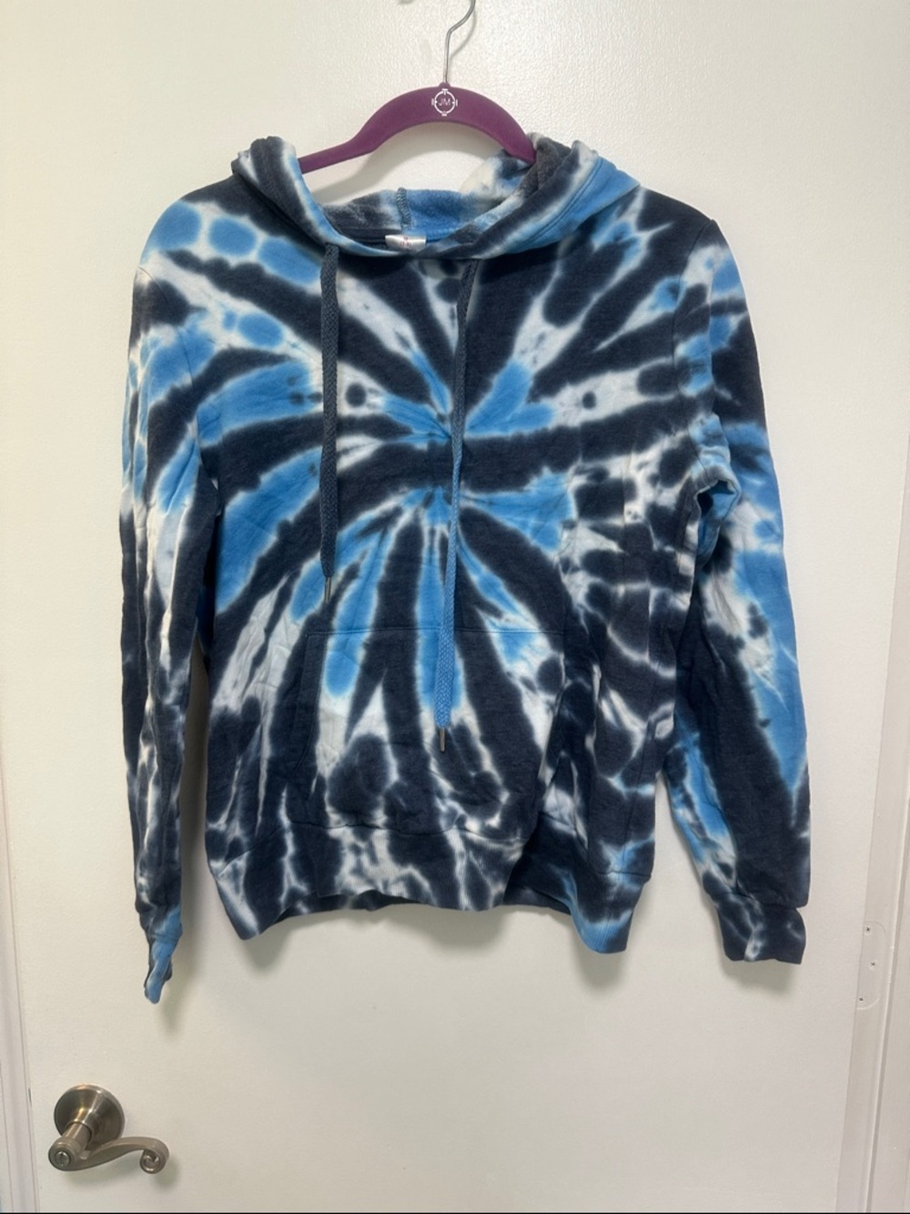 No Boundaries hoodie size M